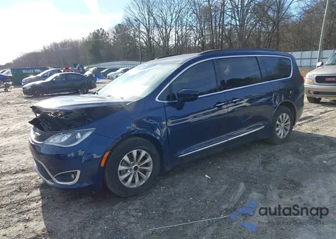 2017 Chrysler Pacifica Touring-L z USA, uszkodzony, nr VIN 2C4RC1BG0HR588093